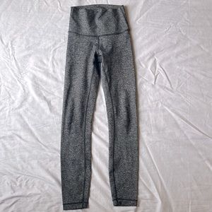 Lululemon Wunder Under leggings (Heathered Grey color) size 2 (28 inseam)